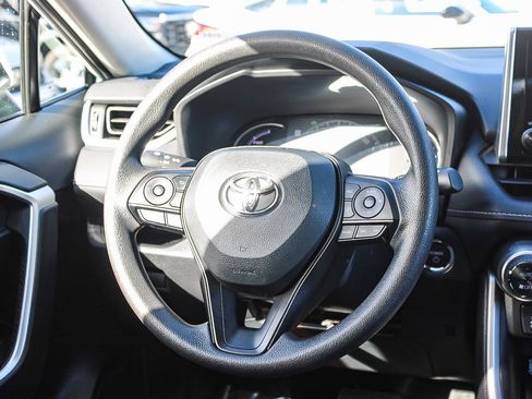 Used 2025 Toyota RAV4 XLE image 16