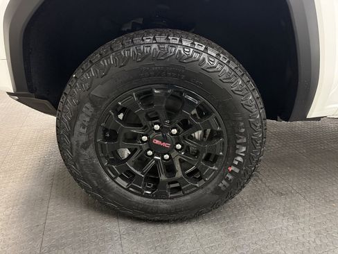 New 2026 GMC Canyon Elevation image 10