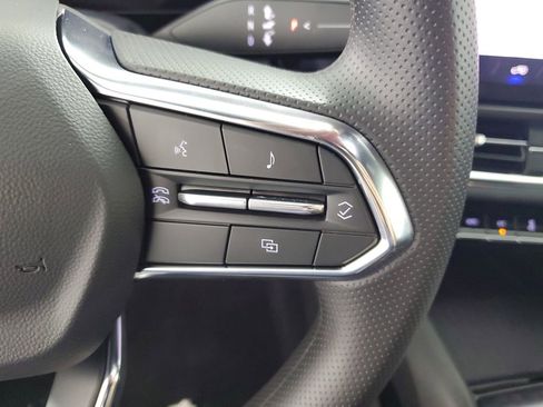 New 2026 Chevrolet Equinox EV LT image 22