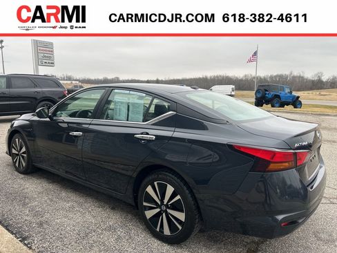 Used 2022 Nissan Altima 2.5 SV FWD image 4