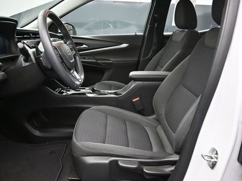 Used 2023 Chevrolet Bolt EUV LT w/ Driver Confidence Package FWD image 12