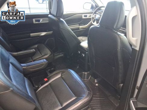 Used 2021 Ford Explorer Limited w/ Equipment Group 301A AWD/4WD image 22