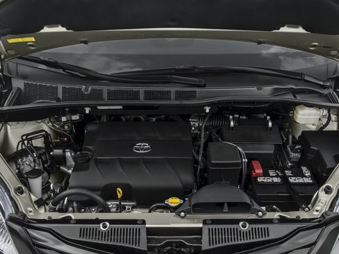 Used 2017 Toyota Sienna L FWD image 14