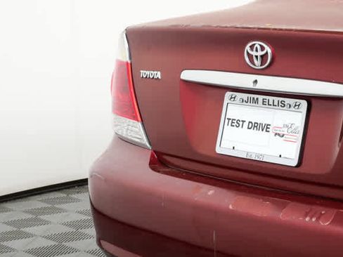 Used 2005 Toyota Camry LE FWD image 30