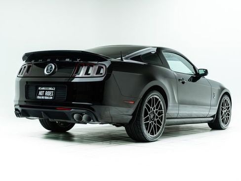 Used 2013 Ford Mustang Shelby GT500 RWD image 12