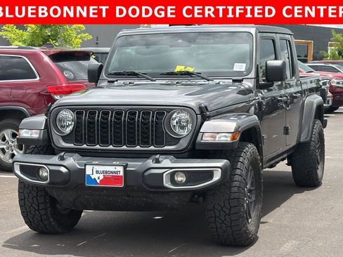 Used 2024 Jeep Gladiator Sport AWD/4WD image 11