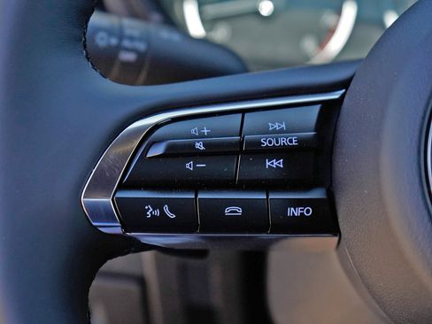 New 2026 MAZDA MAZDA3 Hatchback w/Premium Plus Pkg image 18