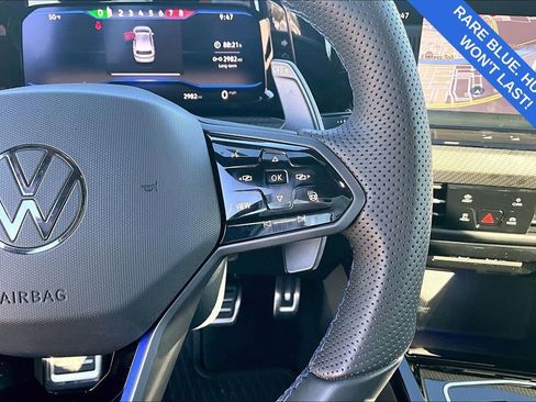 Used 2024 Volkswagen Golf R image 27