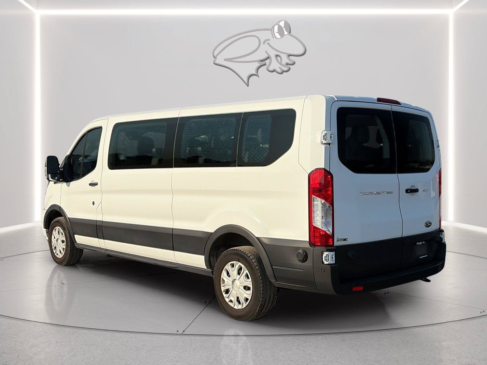 Used 2024 Ford Transit 350 XLT RWD image 3