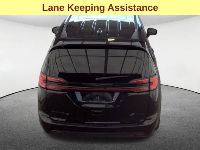 Used 2023 Chrysler Pacifica Limited w/ S Appearance Package FWD image 8