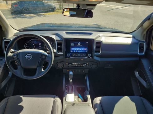 Used 2023 Nissan Frontier SV w/ SV Convenience Package image 23