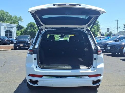 Certified 2023 Jeep Grand Cherokee Overland w/ Luxury Tech Group IV AWD/4WD image 6