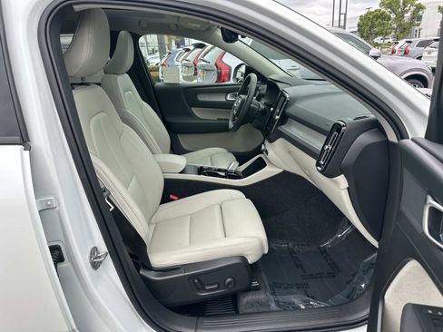 Certified 2026 Volvo XC40 B5 Plus w/ Protection Package Premier AWD/4WD image 26