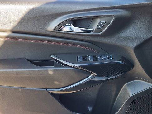 Used 2025 Chevrolet Trax RS w/ Driver Confidence Package image 25