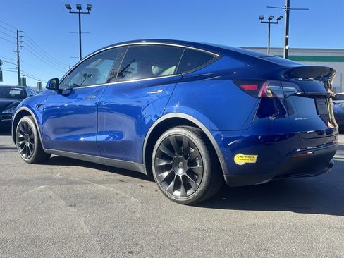 Used 2022 Tesla Model Y Long Range image 4