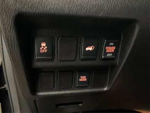 Used 2014 Nissan Pathfinder SL FWD image 22
