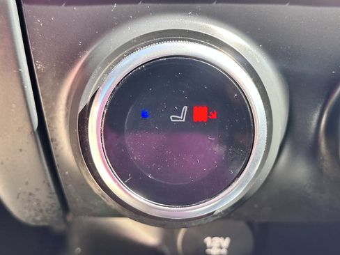 Used 2018 Jaguar E-PACE S AWD/4WD image 6