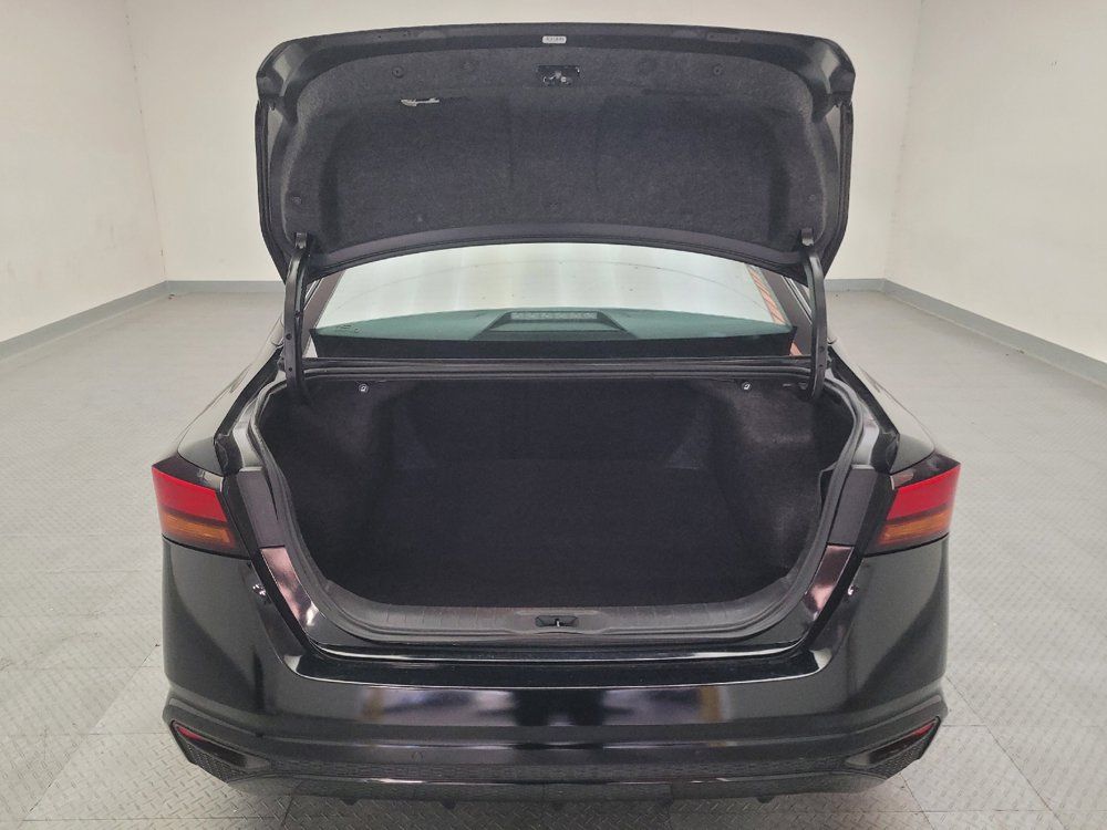 Used 2025 Nissan Altima 2.5 SV FWD image 29
