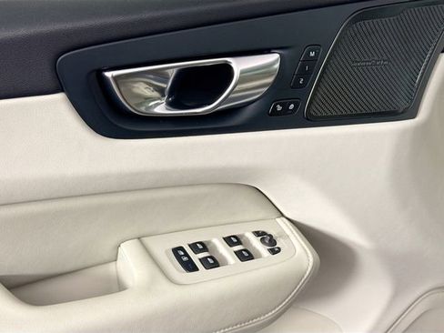 Used 2023 Volvo XC60 T8 Plus w/ Protection Package Premier image 23