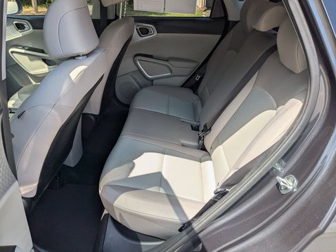 Used 2022 Kia Soul LX FWD image 24