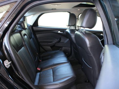 Used 2014 Ford Focus SE w/ Equipment Group 201A FWD image 22