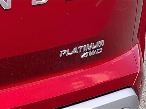 Used 2023 Nissan Pathfinder Platinum w/ Cargo Package AWD/4WD image 10