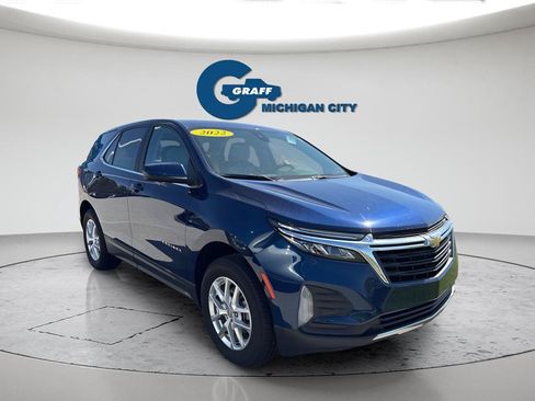 Used 2022 Chevrolet Equinox LT w/ Driver Convenience Package AWD/4WD image 3