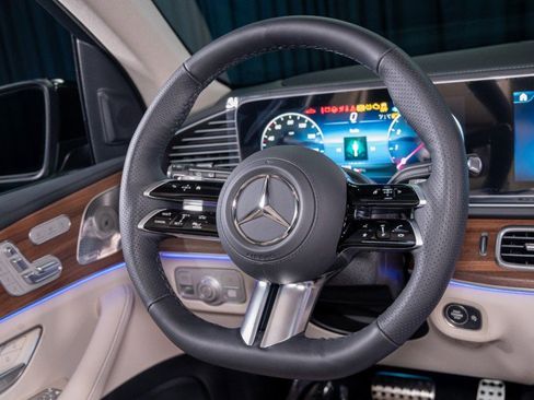 New 2026 Mercedes-Benz GLS 450 4MATIC image 16