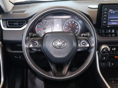 Used 2021 Toyota RAV4 XLE AWD/4WD image 18