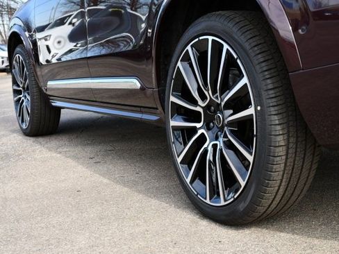 New 2026 Volvo XC90 B6 Plus w/ Protection Package Premier AWD/4WD image 9