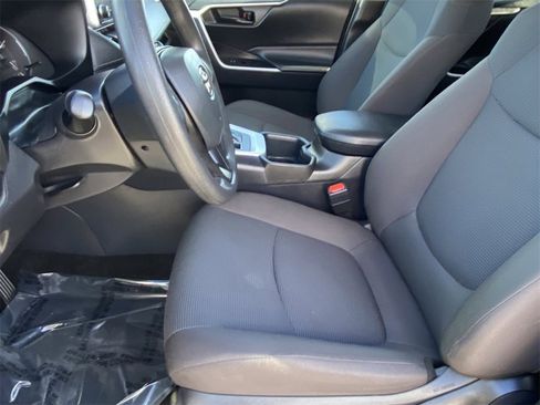 Certified 2025 Toyota RAV4 LE image 21
