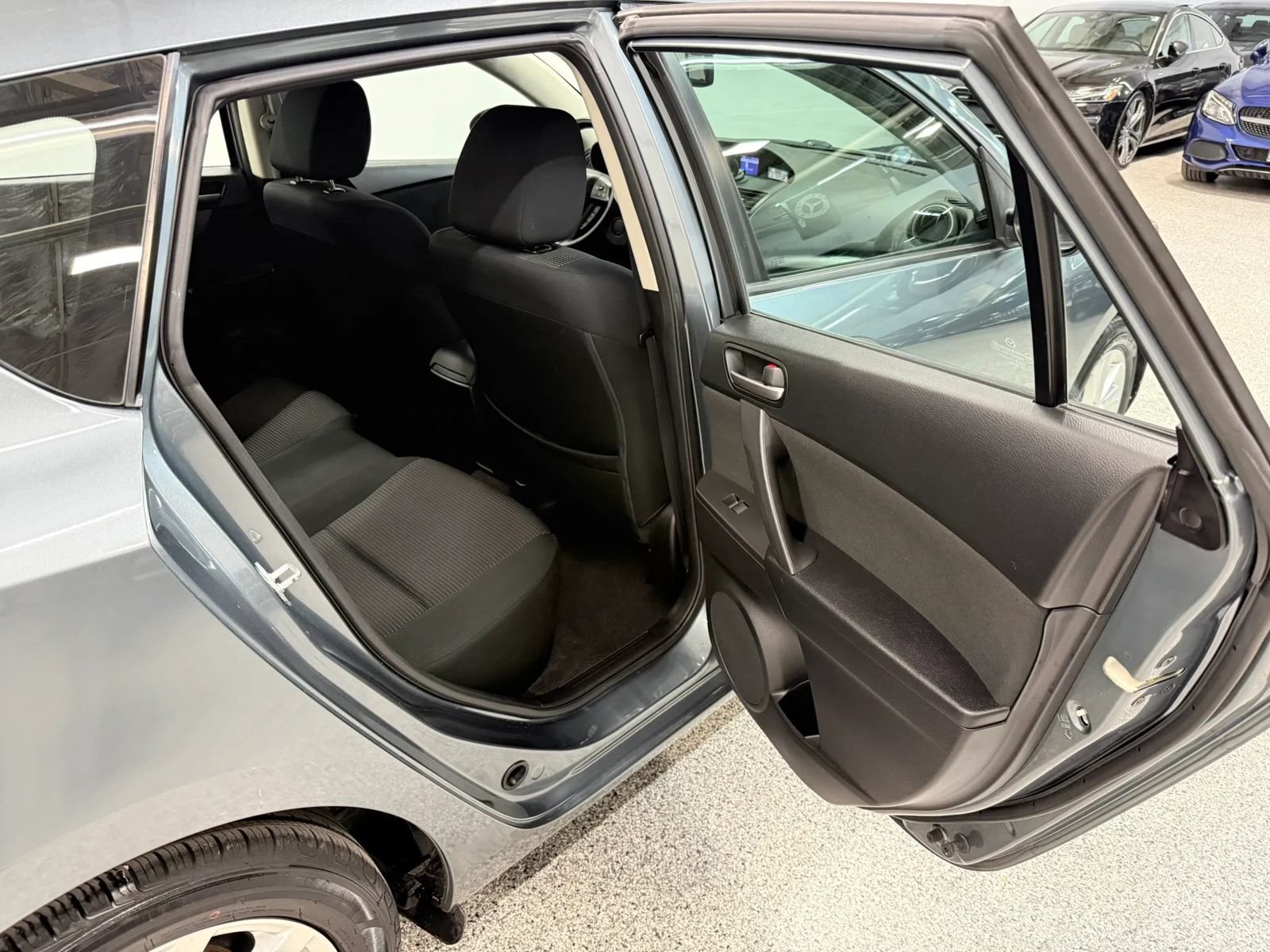 Used 2013 MAZDA MAZDA3 i Touring FWD image 37