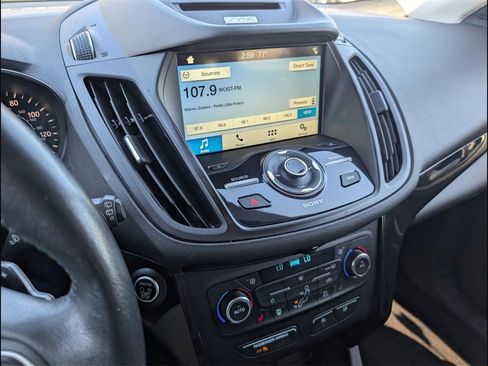 Used 2017 Ford Escape Titanium image 17