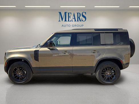 Used 2025 Land Rover Defender 110 S image 2