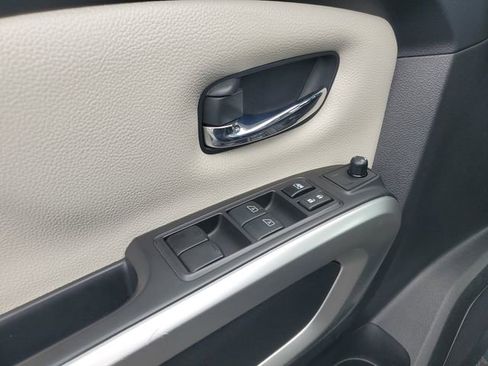 Used 2021 Nissan Titan SV w/ SV Convenience Package AWD/4WD image 15