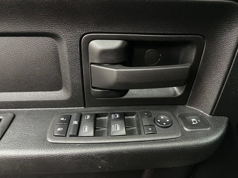 Used 2024 RAM 2500 Tradesman w/ Chrome Appearance Group AWD/4WD image 18