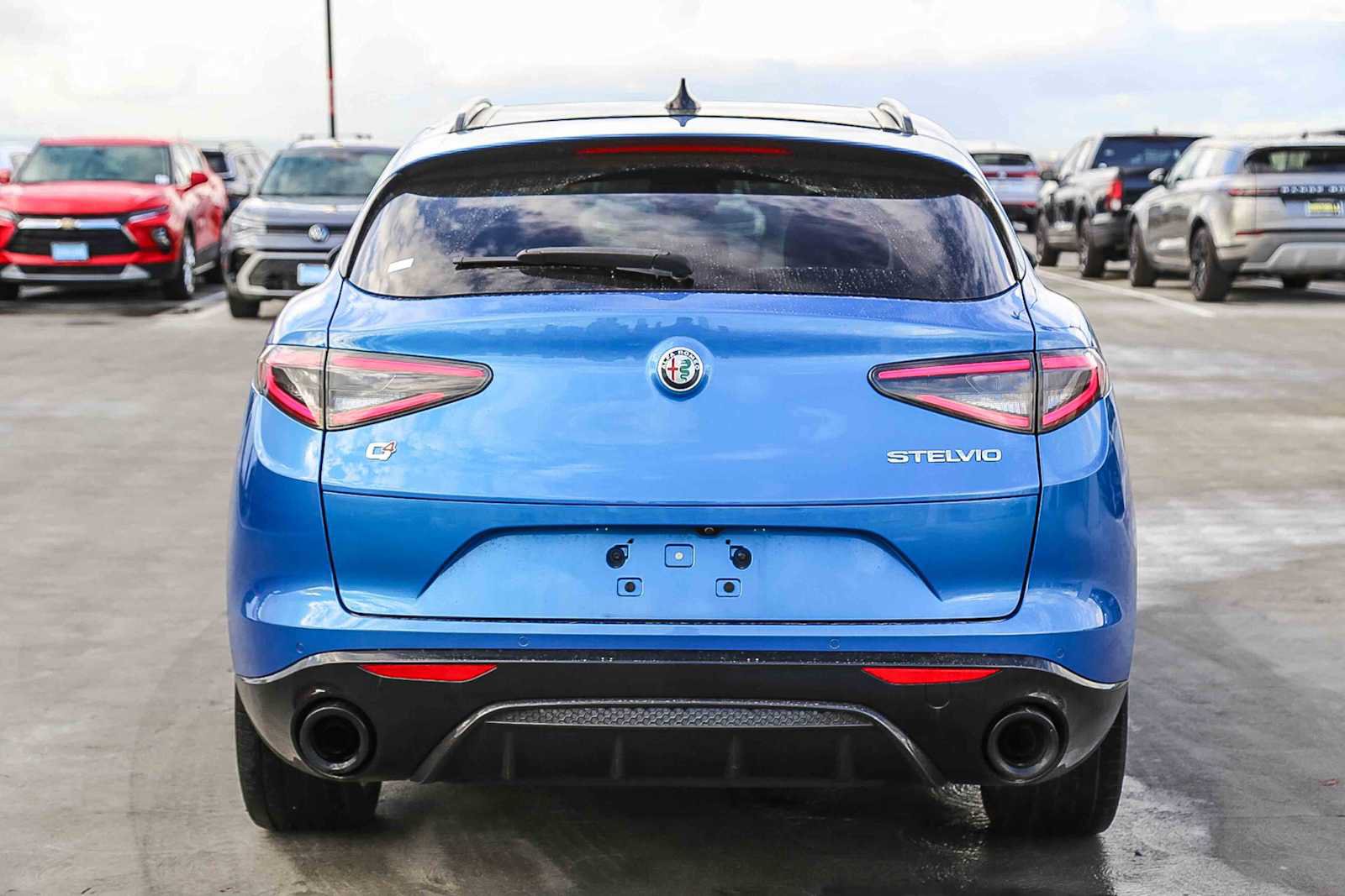 Used 2024 Alfa Romeo Stelvio Veloce AWD/4WD image 7