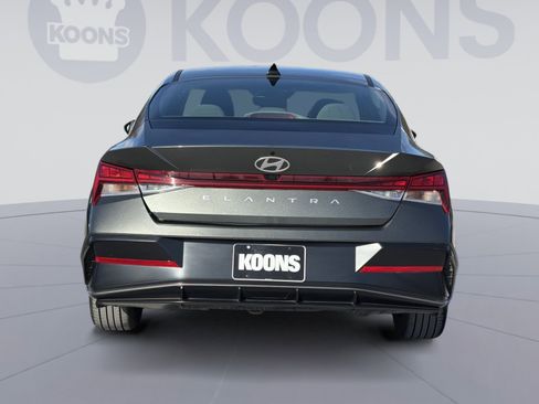 Certified 2025 Hyundai Elantra SEL image 5