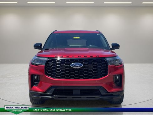 Used 2025 Ford Explorer ST-Line w/ ST-Line Street Pack AWD/4WD image 8