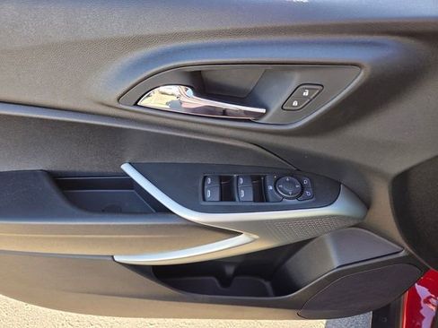 New 2026 Chevrolet Trax RS w/ Sunroof Package FWD image 9