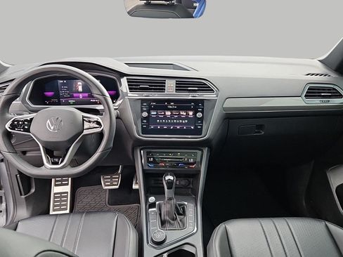 Used 2022 Volkswagen Tiguan SE R-Line AWD/4WD image 16