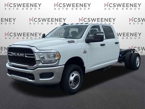New 2024 RAM 3500 Tradesman w/ Chrome Appearance Group RWD image 7