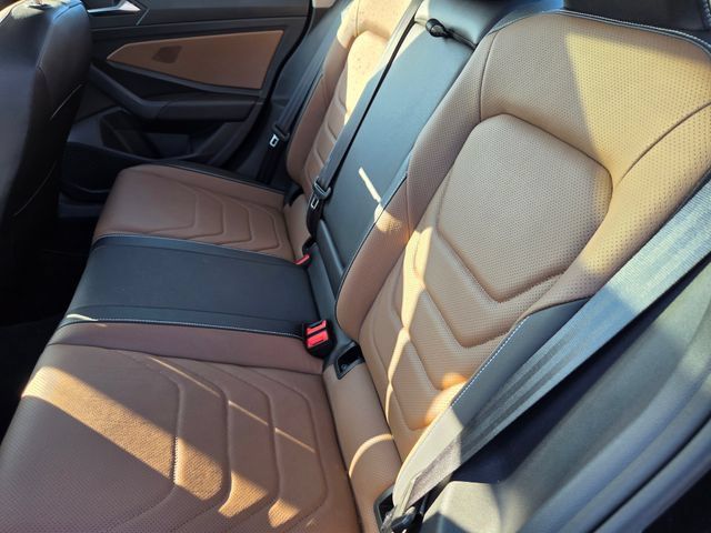 Used 2025 Volkswagen Jetta SEL FWD image 10