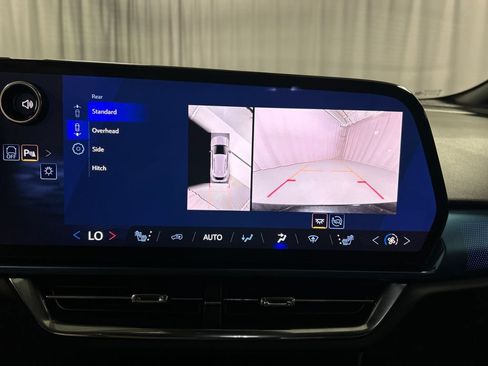 Used 2024 Chevrolet Equinox EV LT FWD image 17