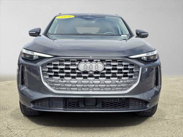 Used 2025 Audi Q5 Premium Plus w/ Premium Plus AWD/4WD image 8