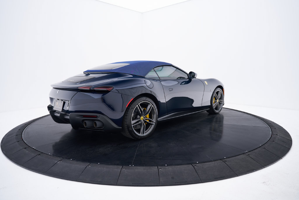 Used 2025 Ferrari Roma Spider RWD image 18