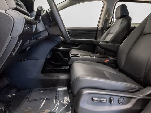 Used 2025 Honda Odyssey EX-L image 13