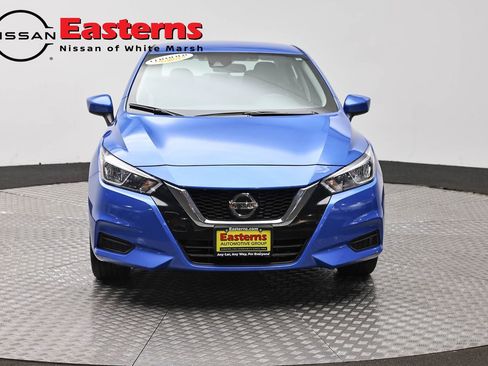 Used 2022 Nissan Versa SV FWD image 2