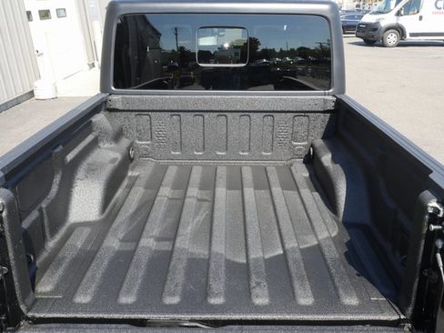 New 2025 Jeep Gladiator Rubicon w/ Convenience Group image 12
