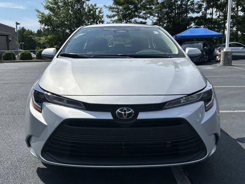 Used 2026 Toyota Corolla LE FWD image 3